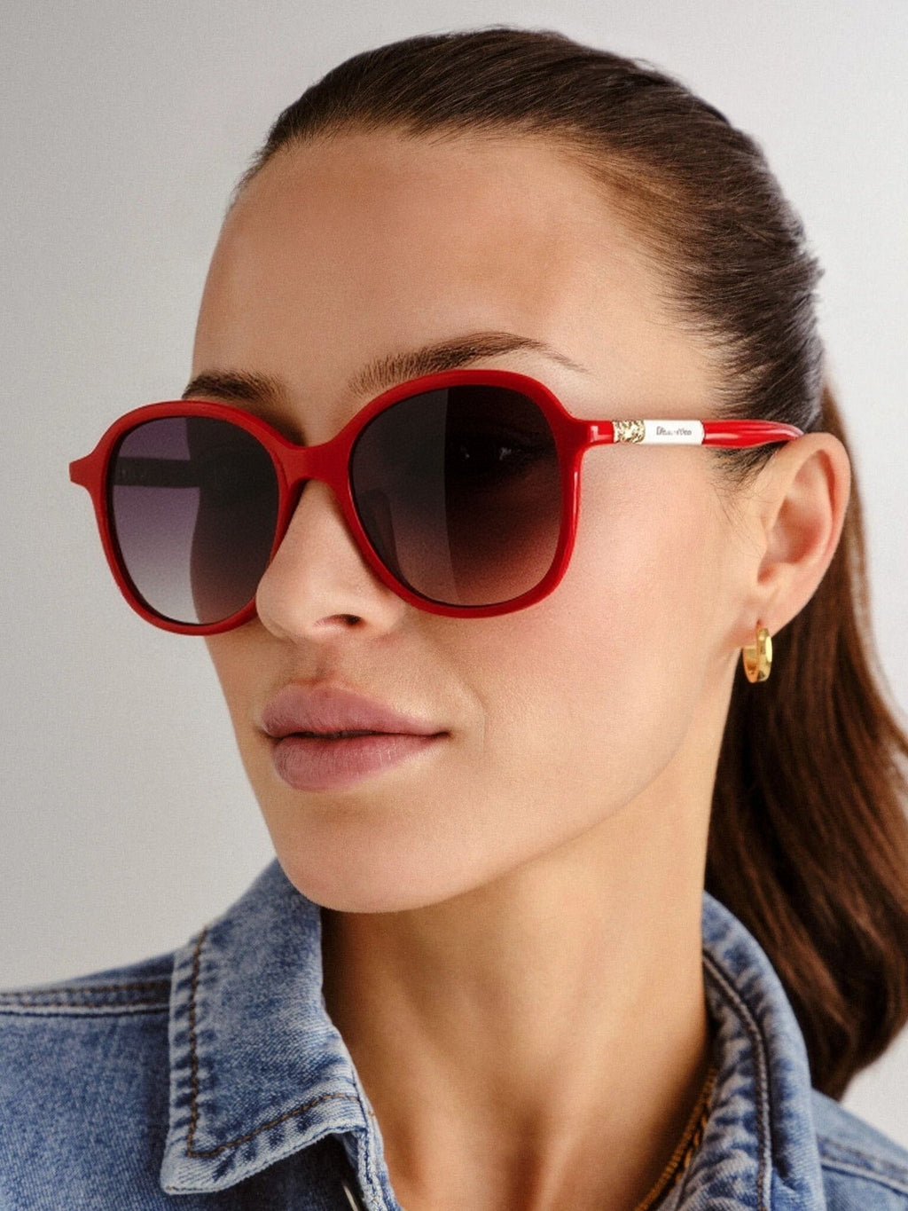 The Aura очки солнцезащитные H8207N31