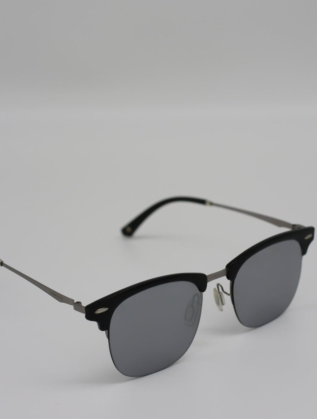 The Aura очки солнцезащитные N6325N06