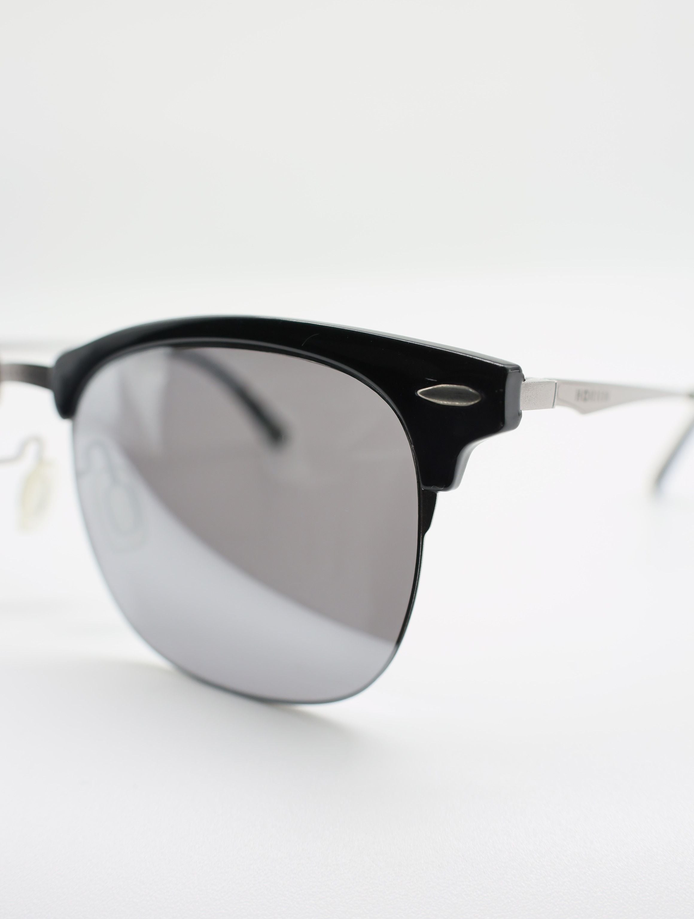 The Aura очки солнцезащитные N6325N06