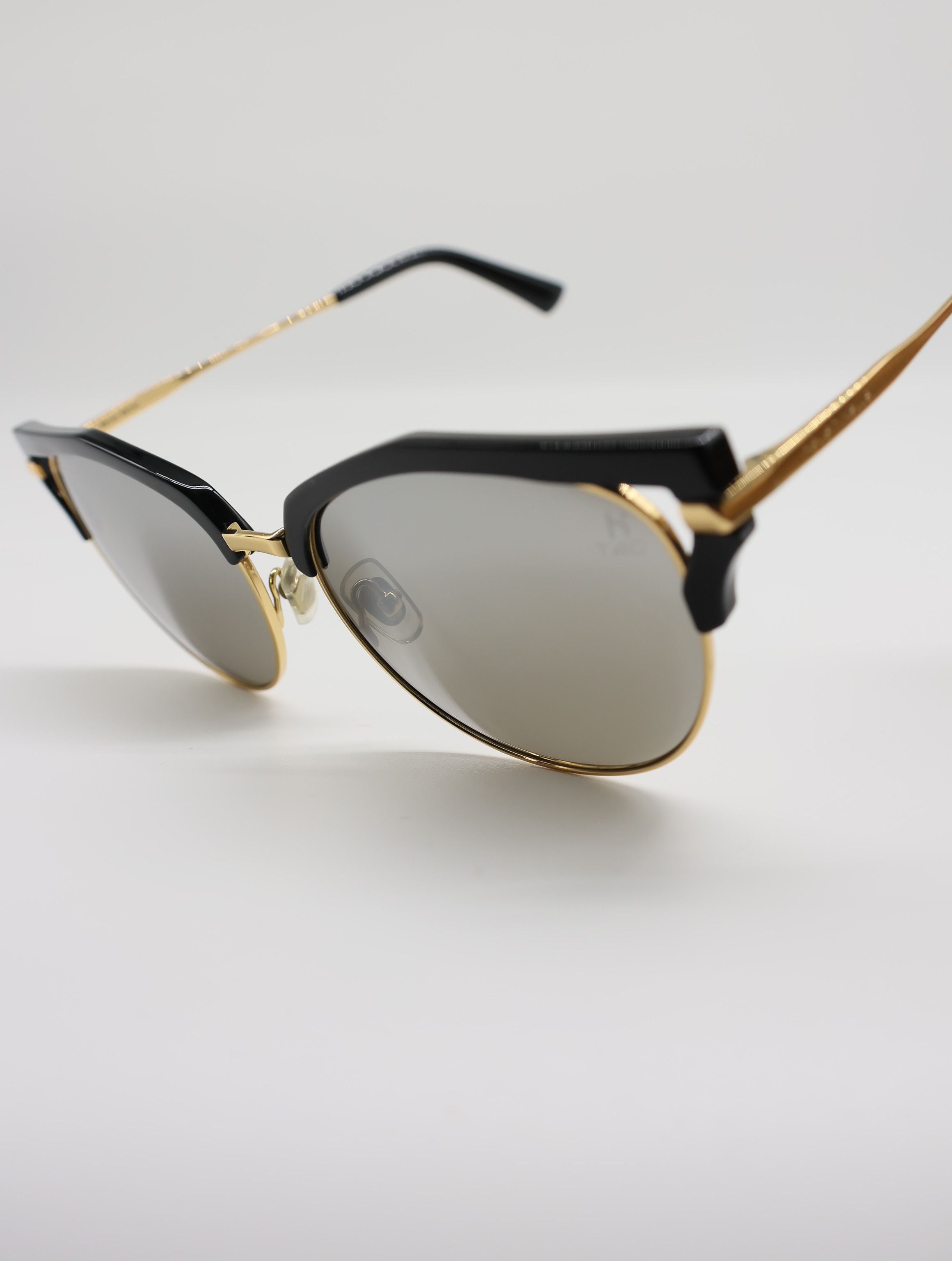 The Aura очки солнцезащитные H8617TD51