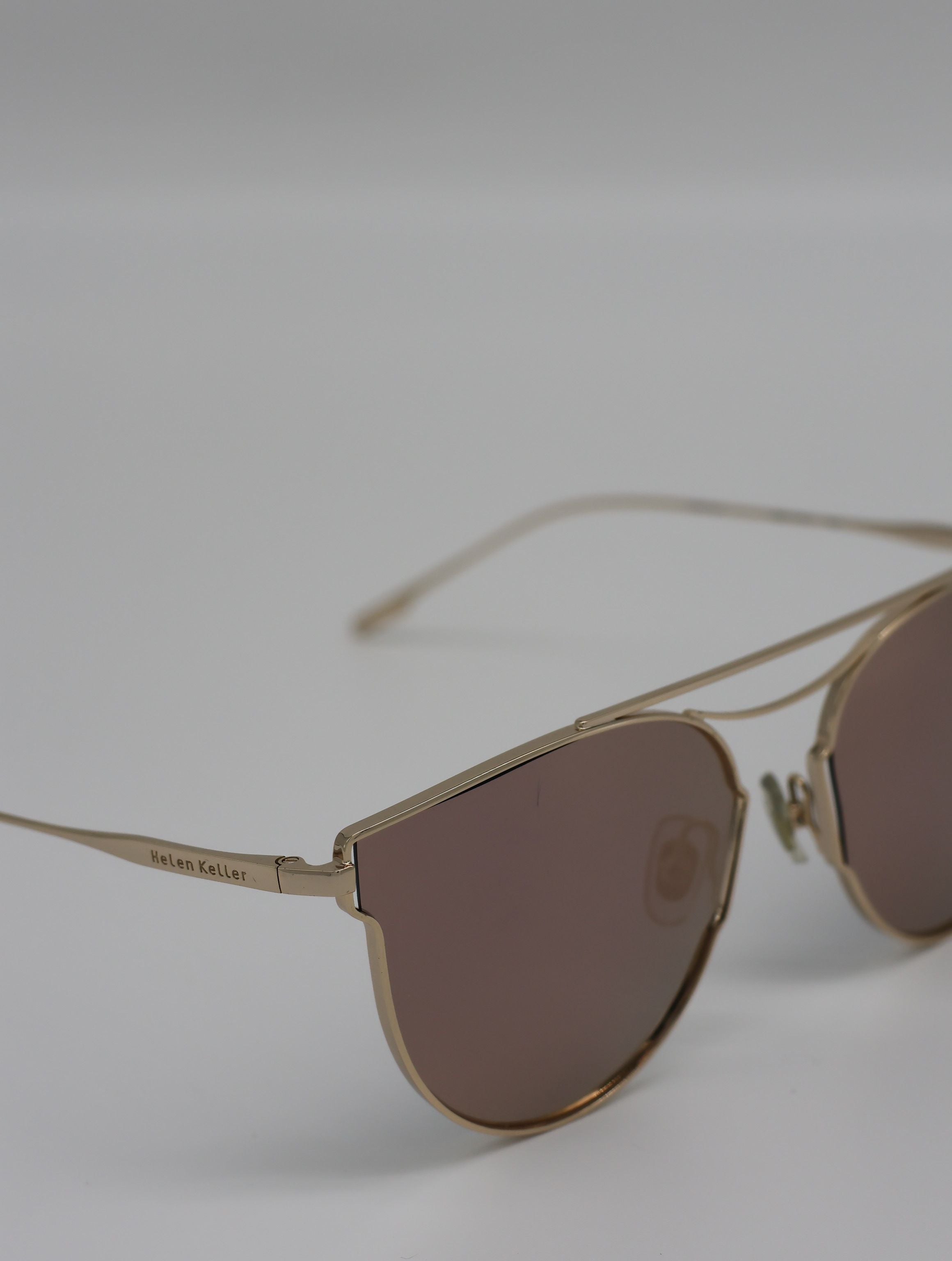 The Aura очки солнцезащитные H8631TD13