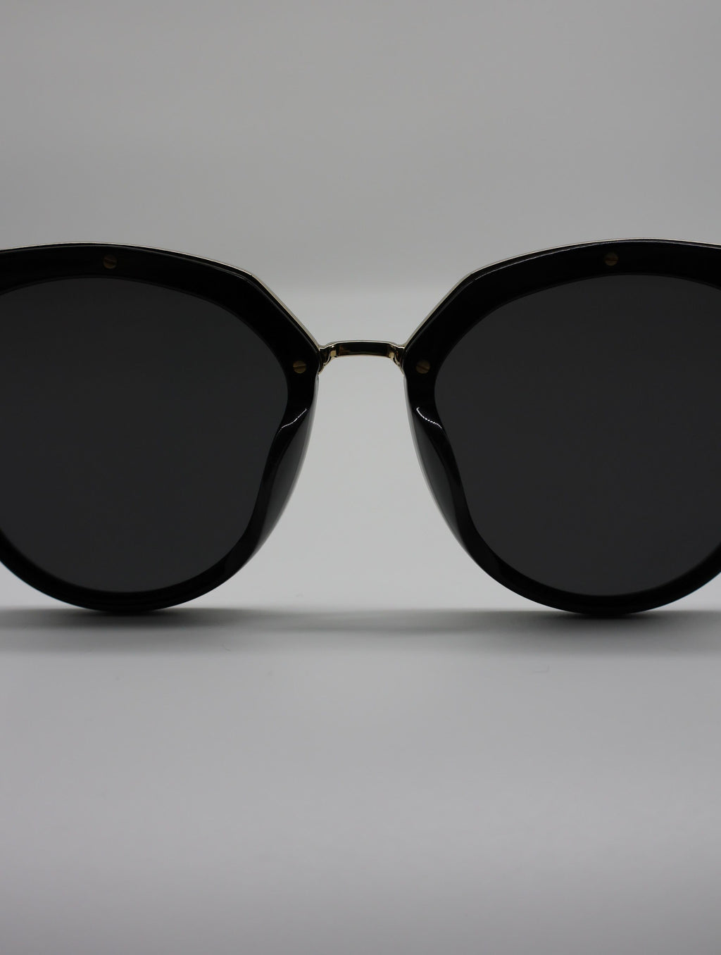 The Aura очки солнцезащитные H8701N21R