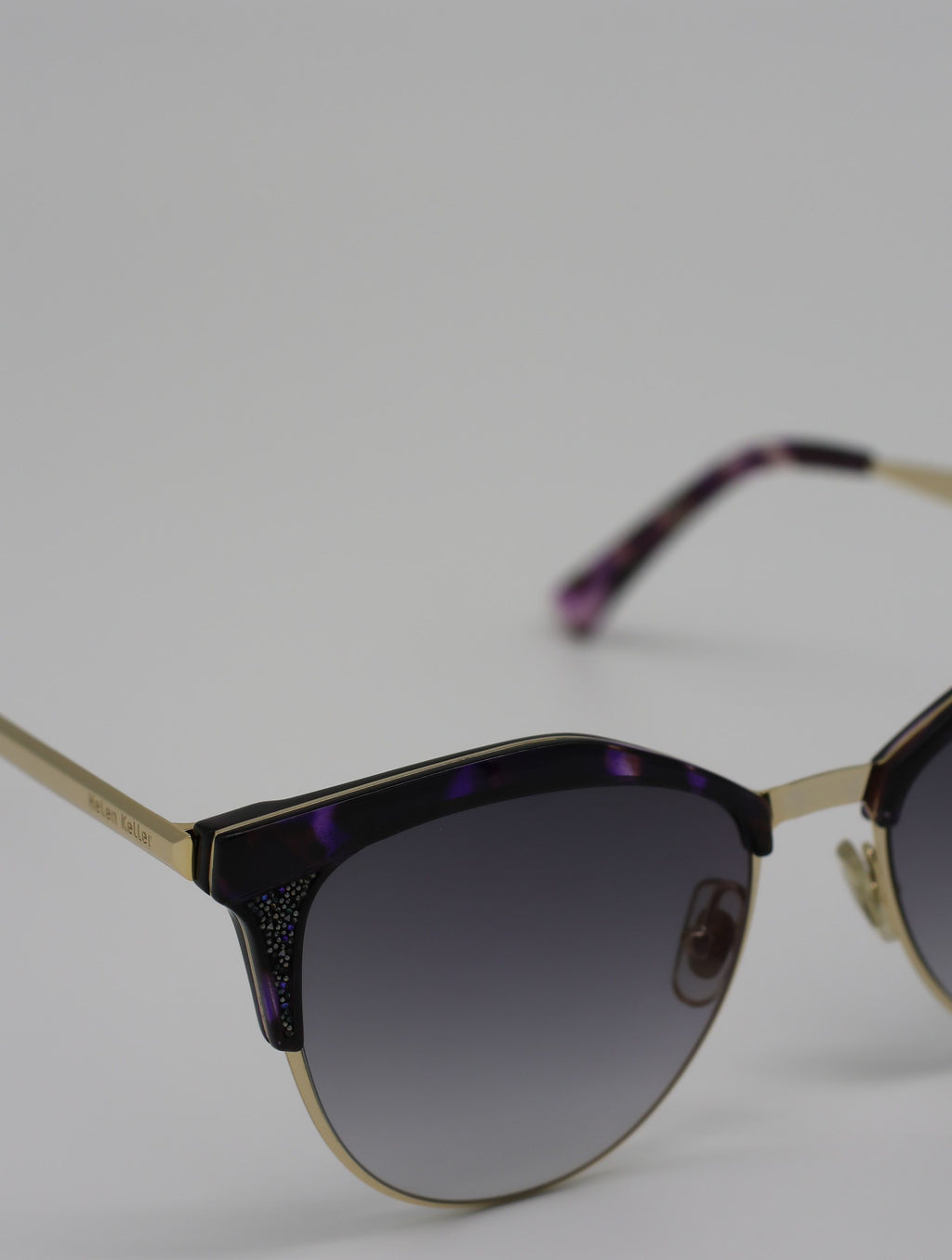 The Aura очки солнцезащитные H8622ND55