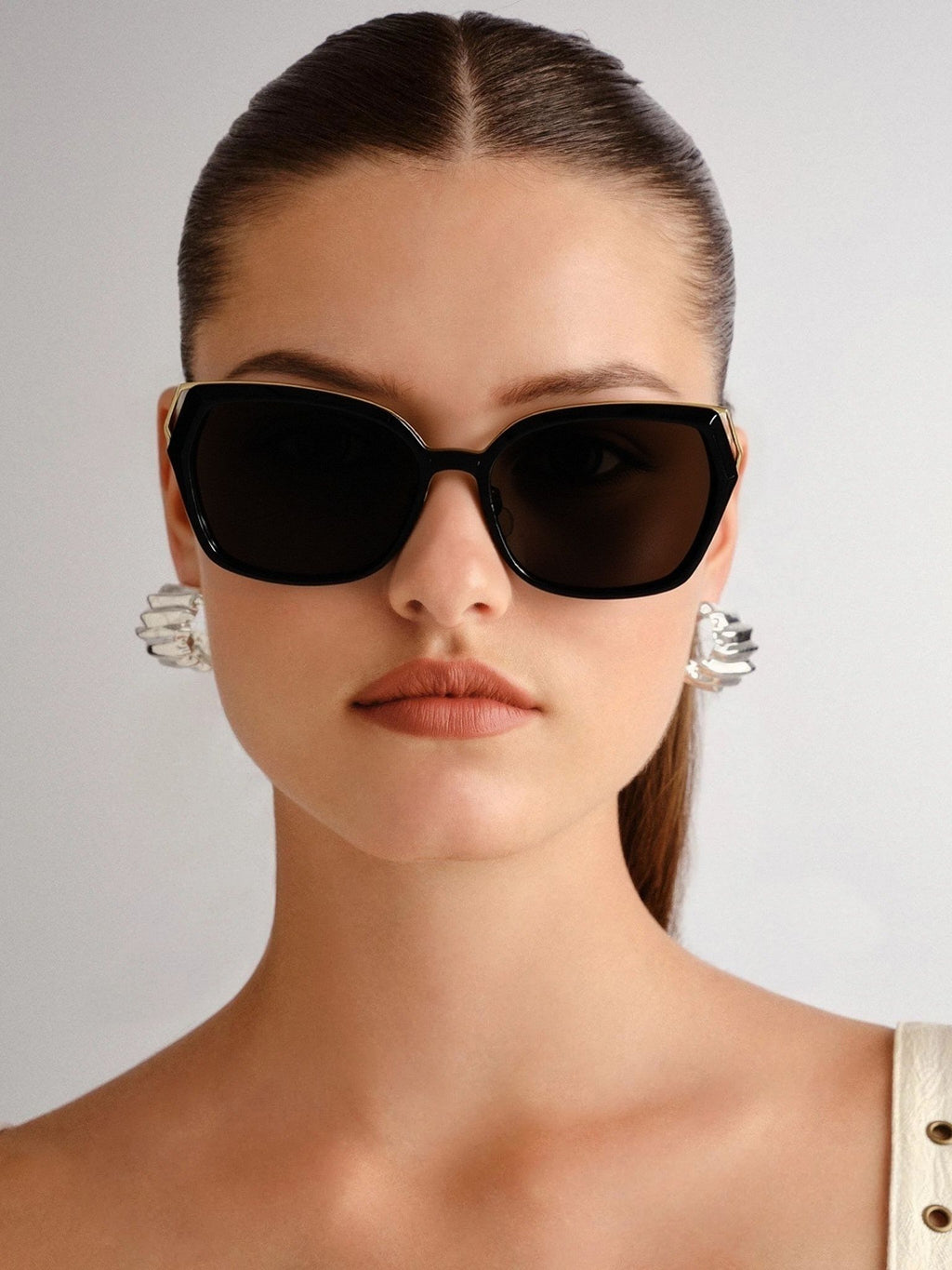 The Aura очки солнцезащитные N6627P26