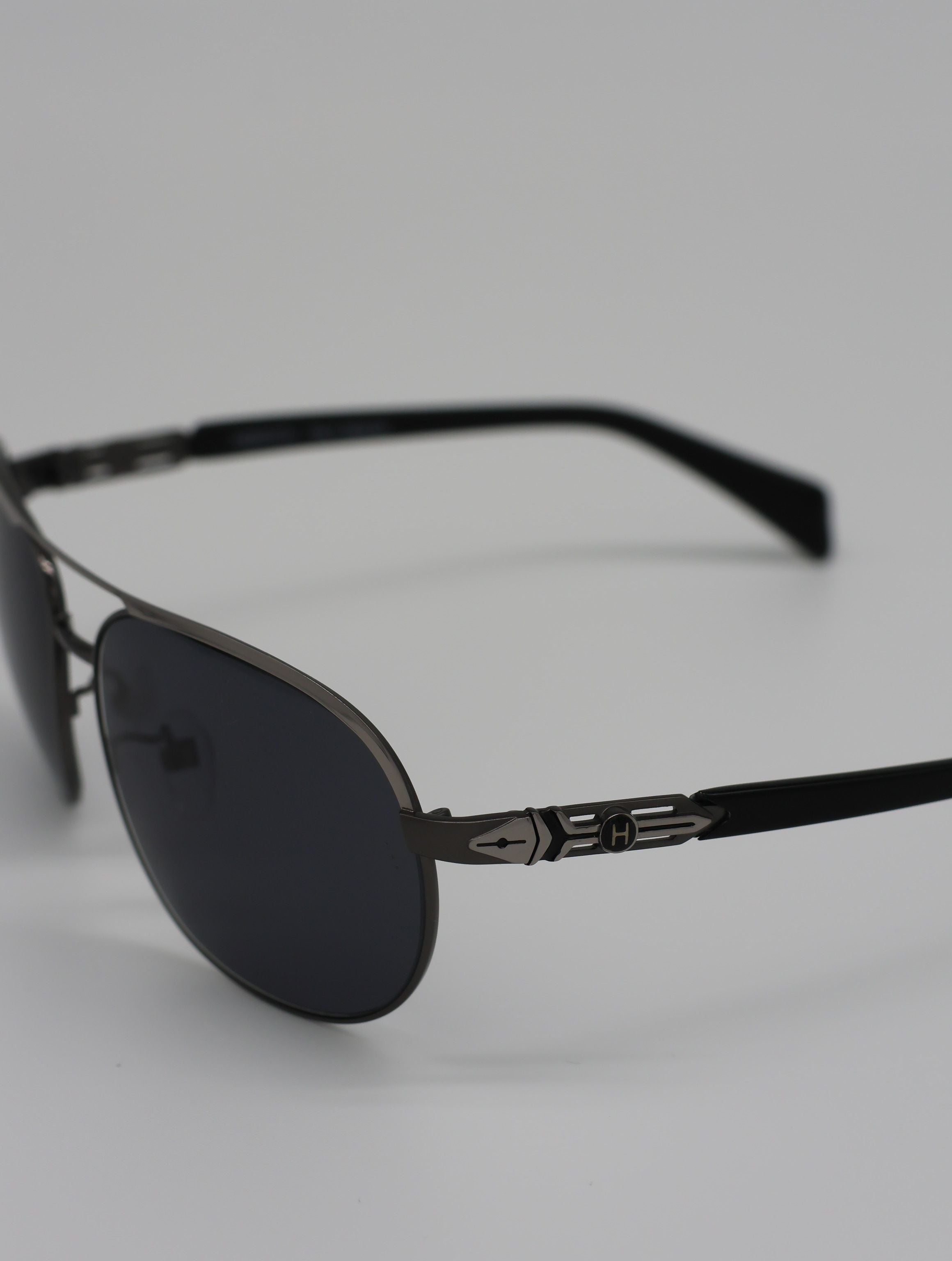 The Aura очки солнцезащитные HN21207-C08-3