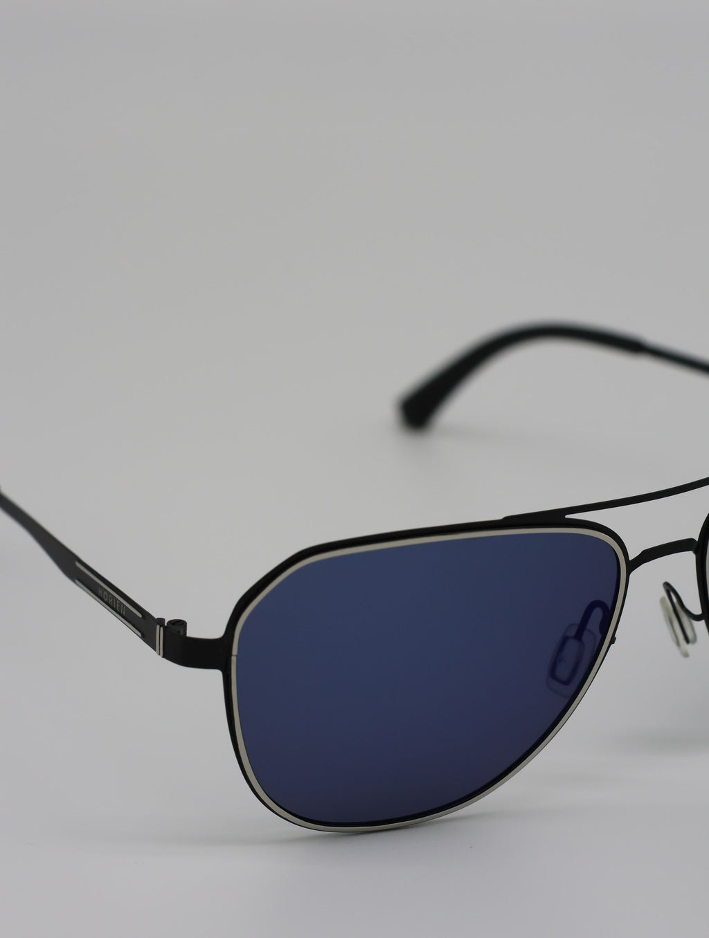 The Aura очки солнцезащитные N6353P06