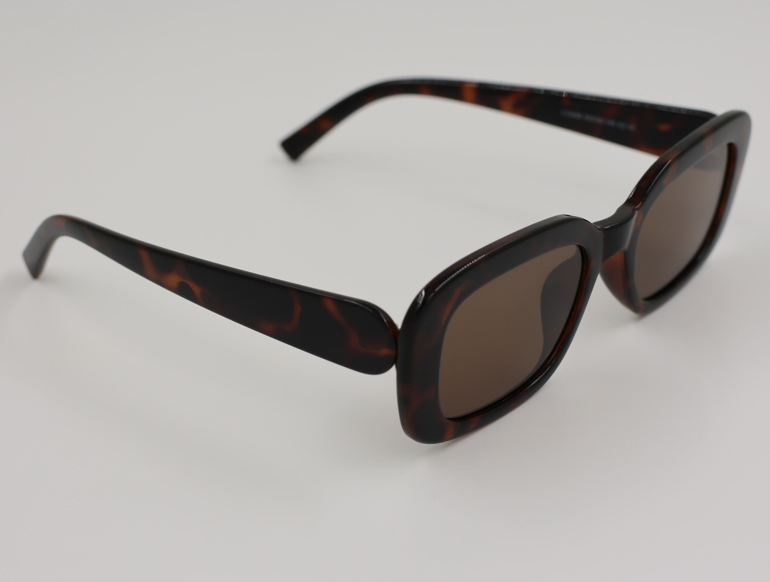 The Aura очки солнцезащитные WY2425C2