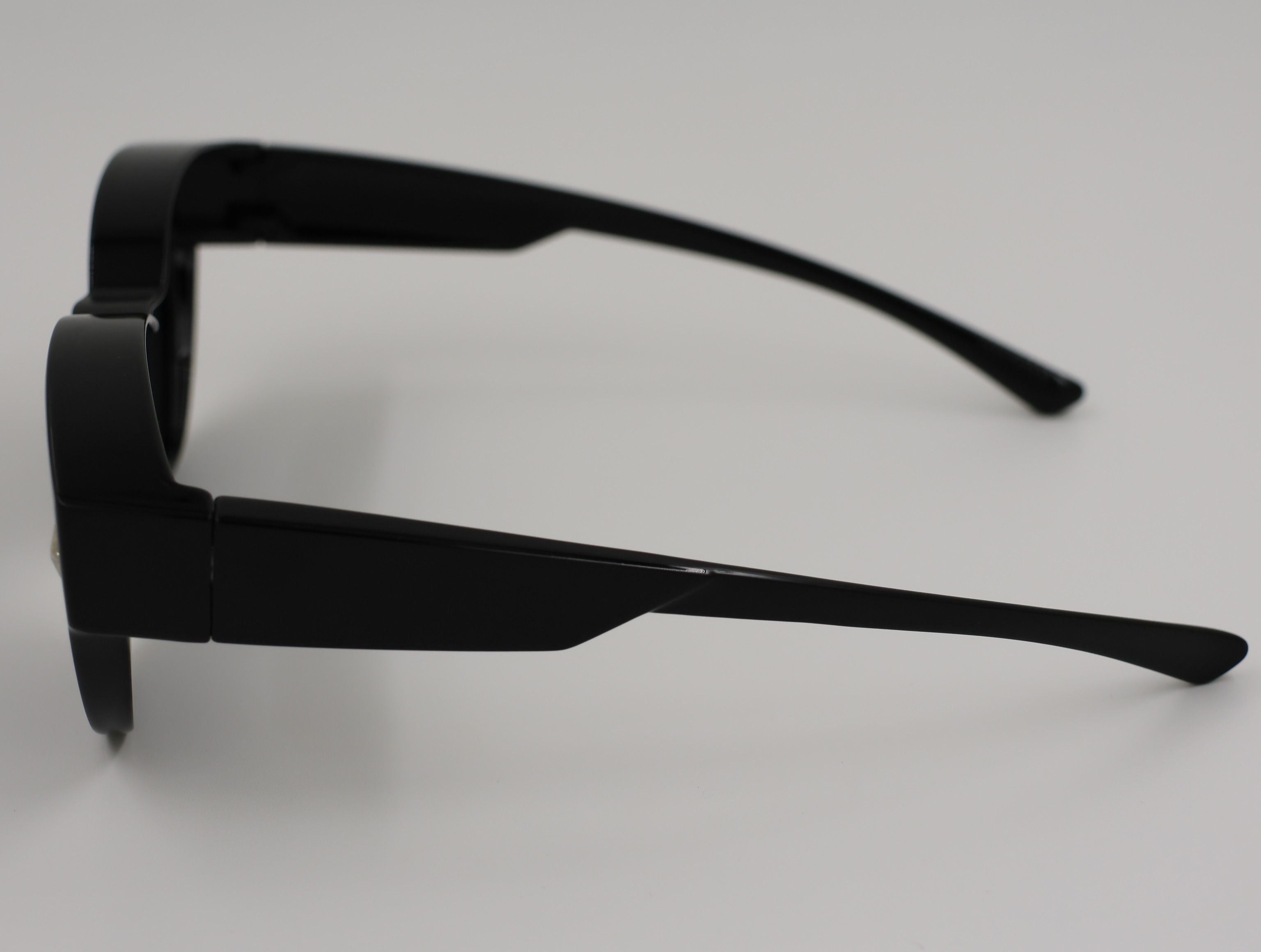 The Aura очки солнцезащитные GSTHTR90-LH