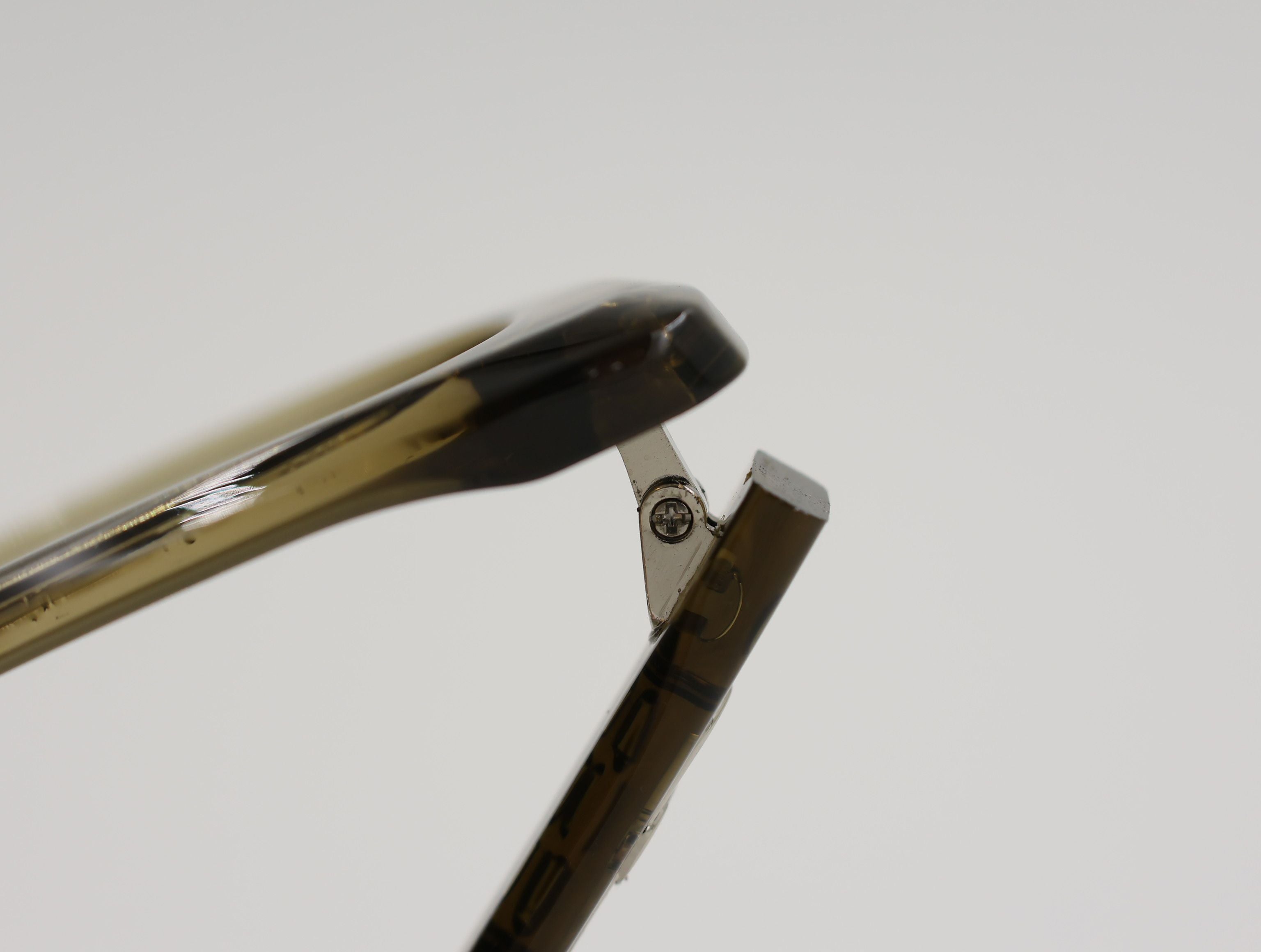 The Aura очки солнцезащитные JY19472C6