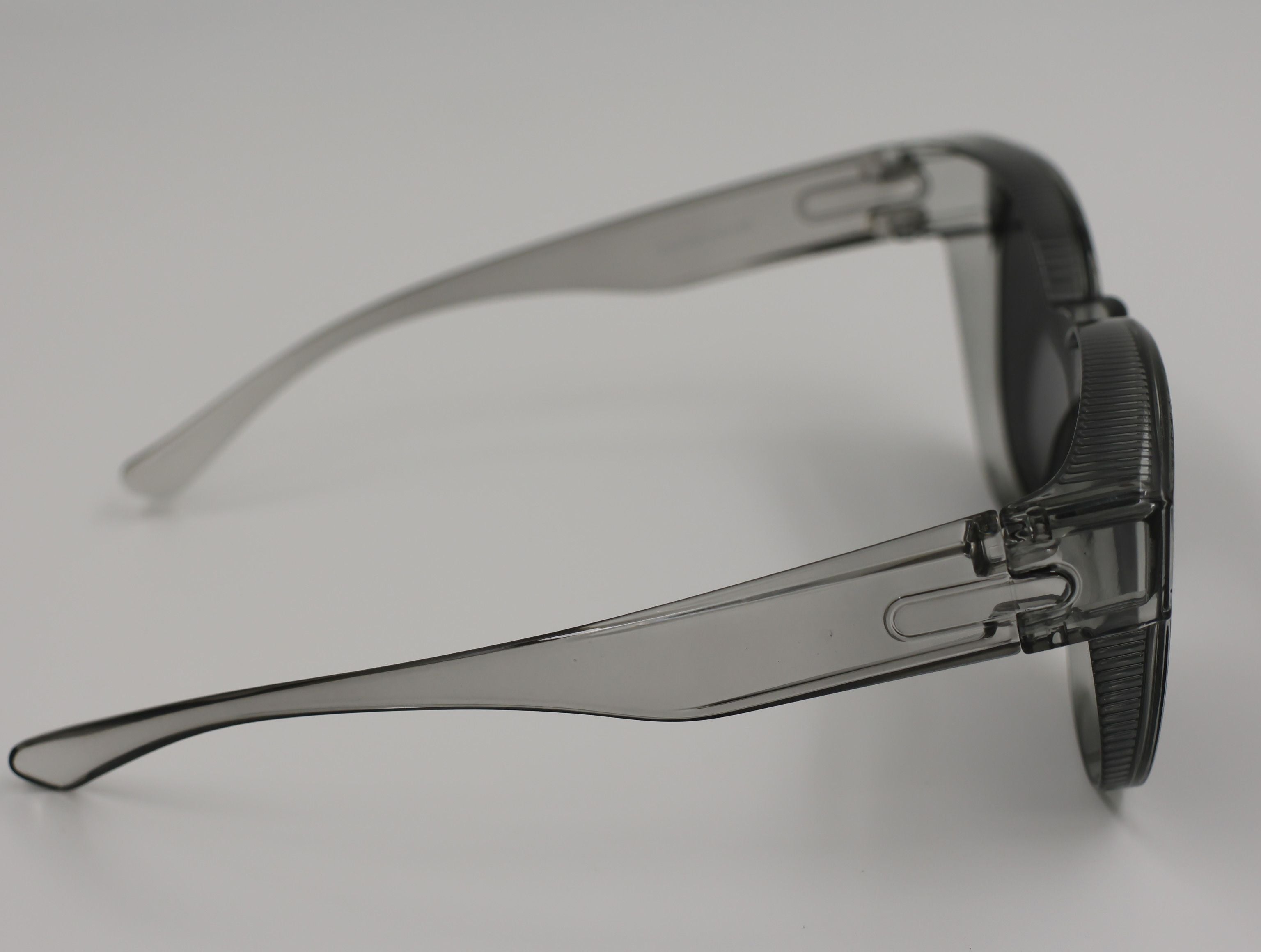 The Aura очки солнцезащитные JYTH515THS