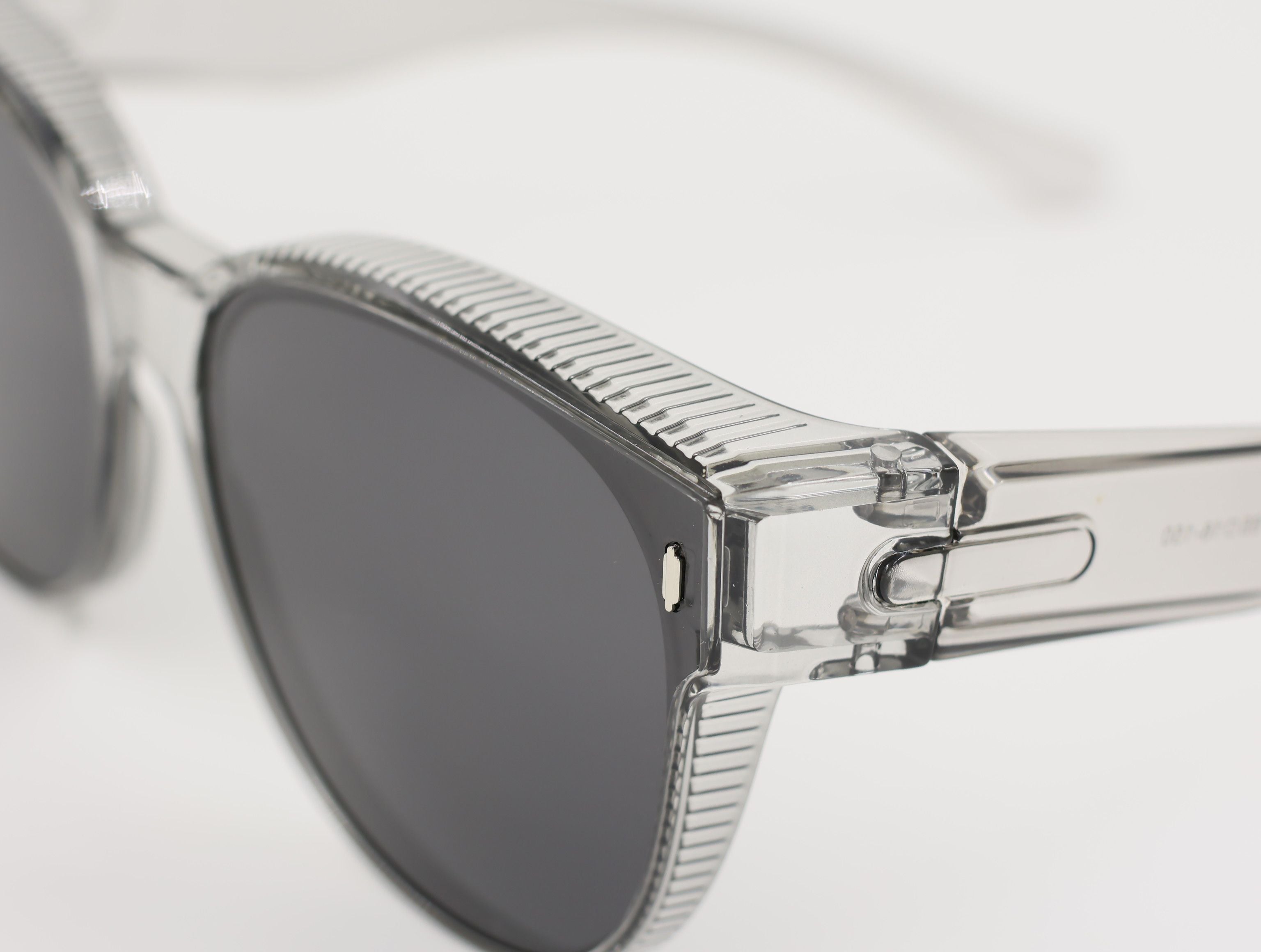 The Aura очки солнцезащитные JYTH515THS