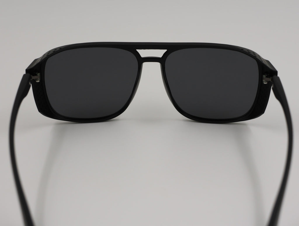 The Aura очки солнцезащитные GS8439MSHC1