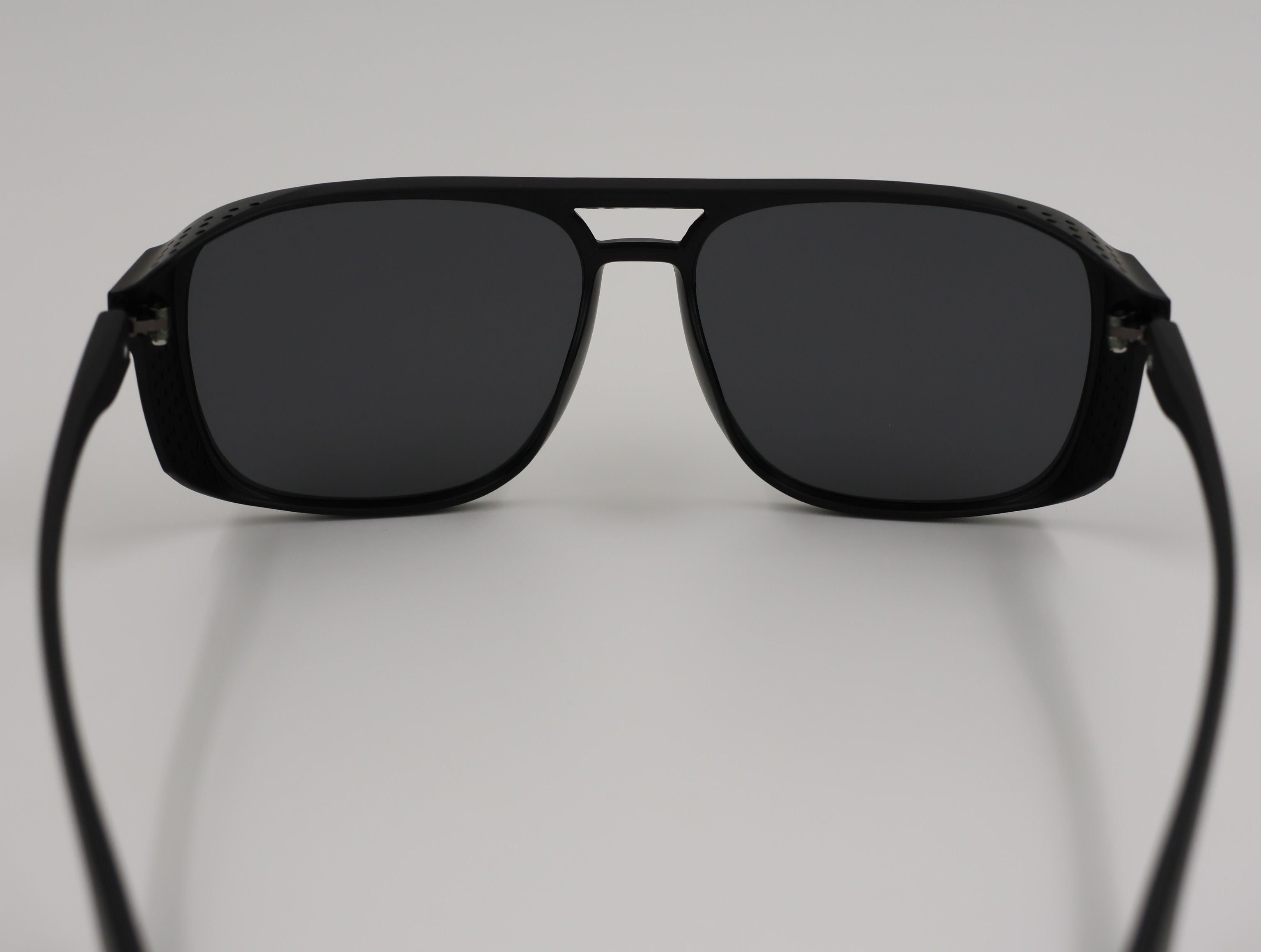 The Aura очки солнцезащитные GS8439MSHC1