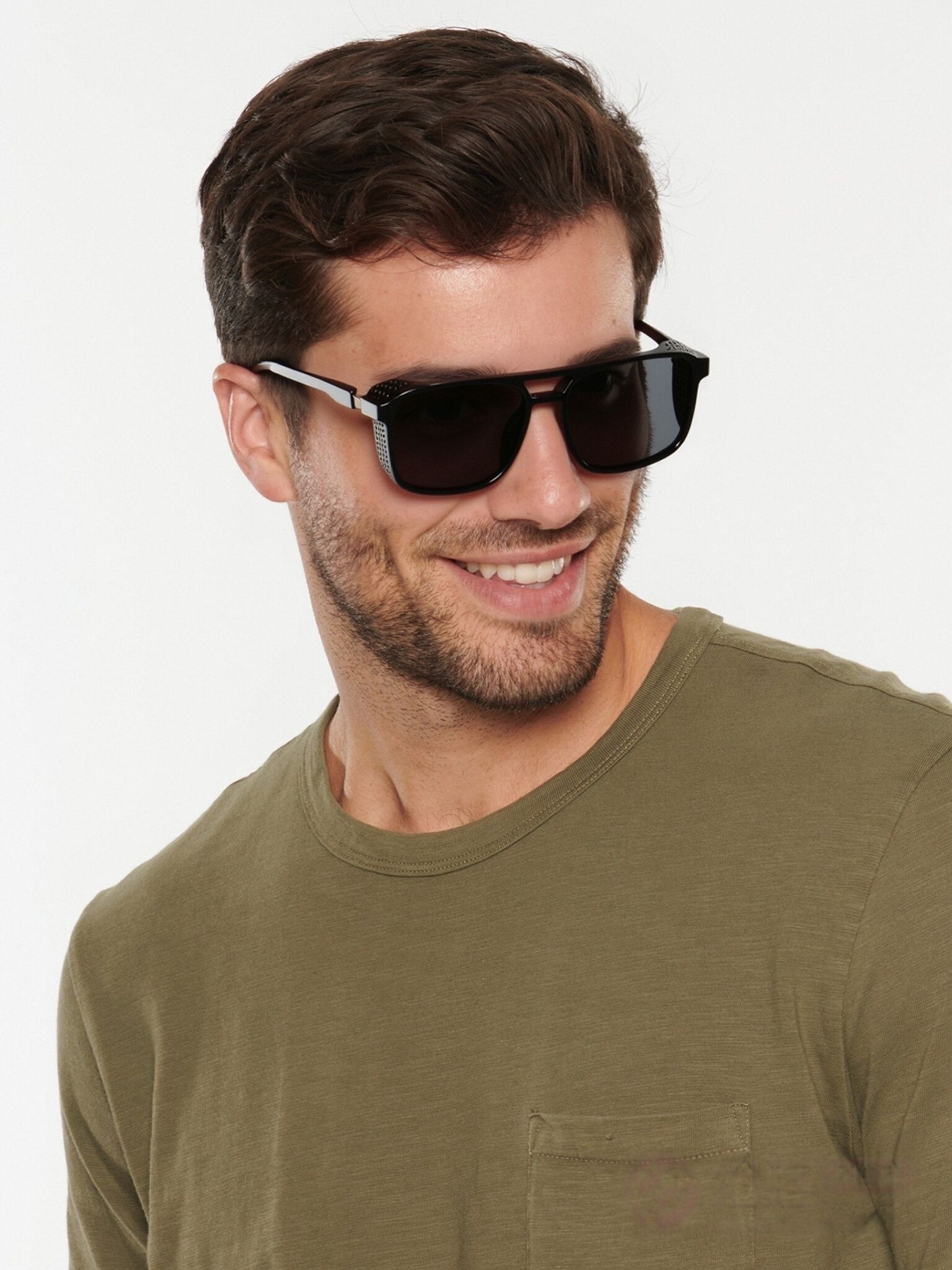 The Aura очки солнцезащитные GS8439MSHC1