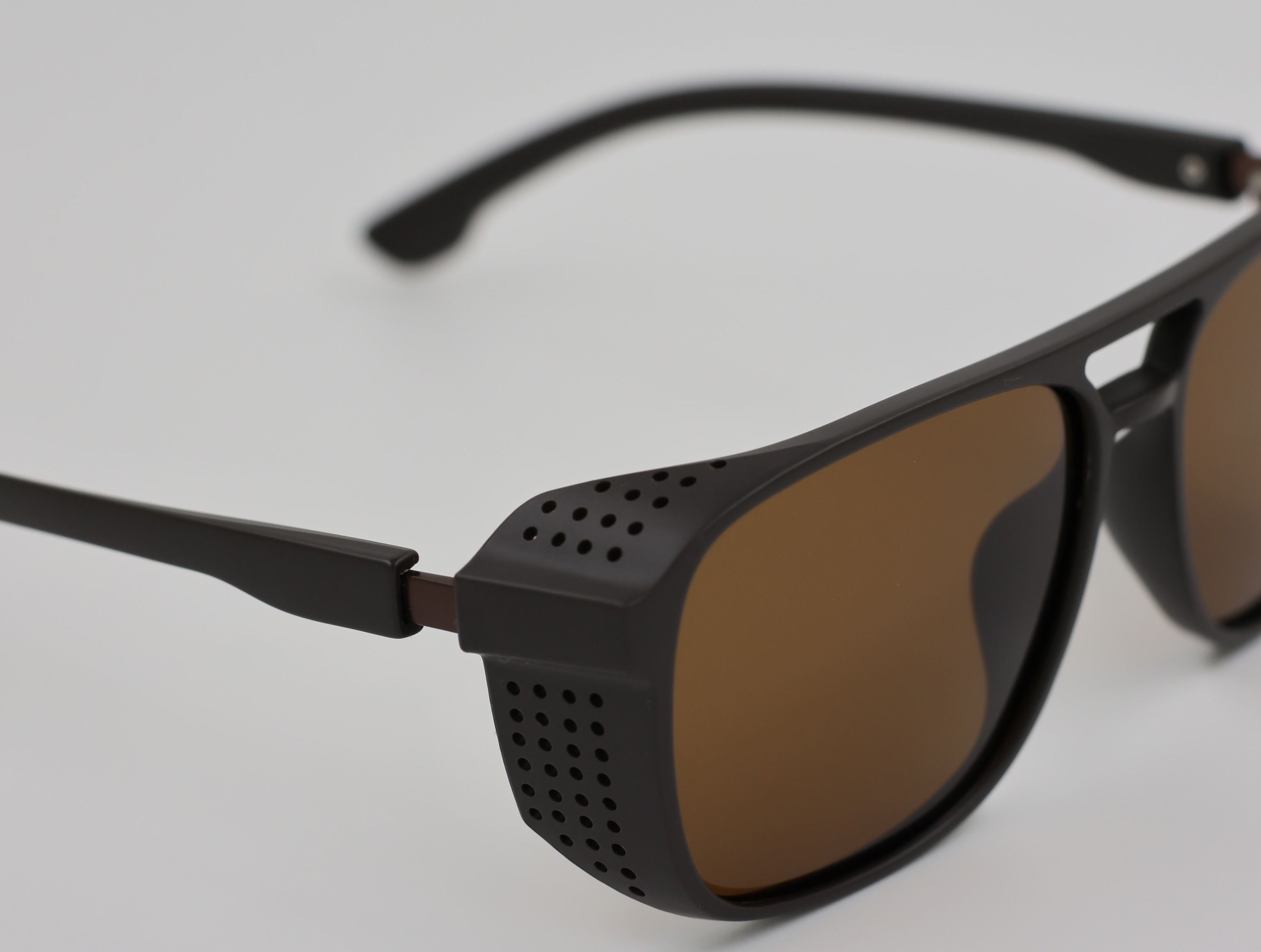 The Aura очки солнцезащитные GS8439KAC4