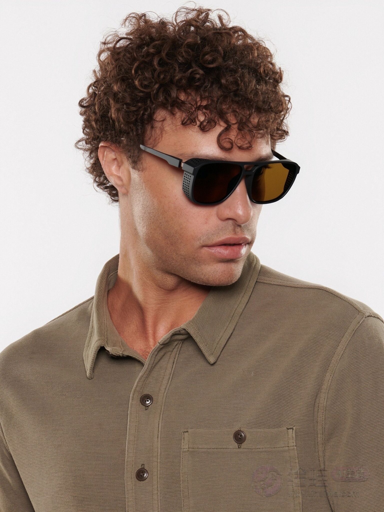 The Aura очки солнцезащитные GS8439KAC4