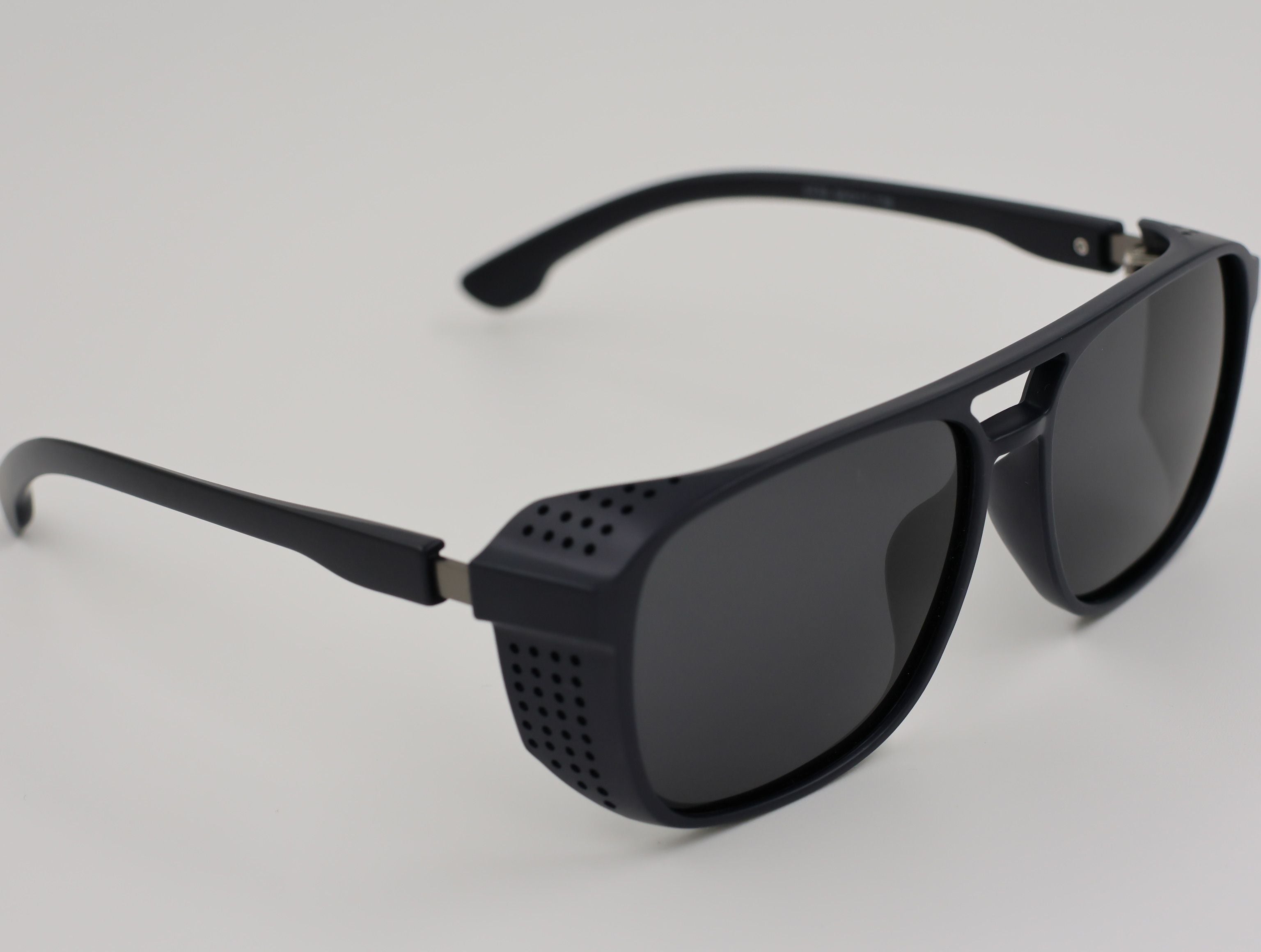 The Aura очки солнцезащитные GS8439LANC3