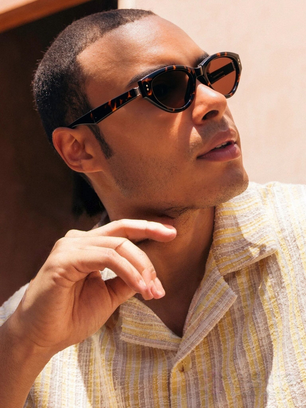 The Aura очки солнцезащитные SBCD008DAI