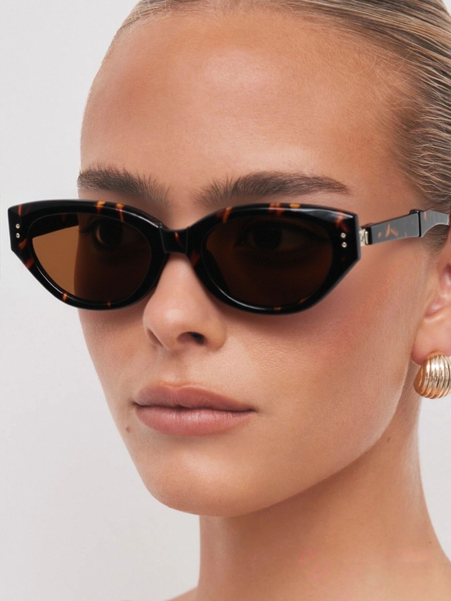 The Aura очки солнцезащитные SBCD008DAI