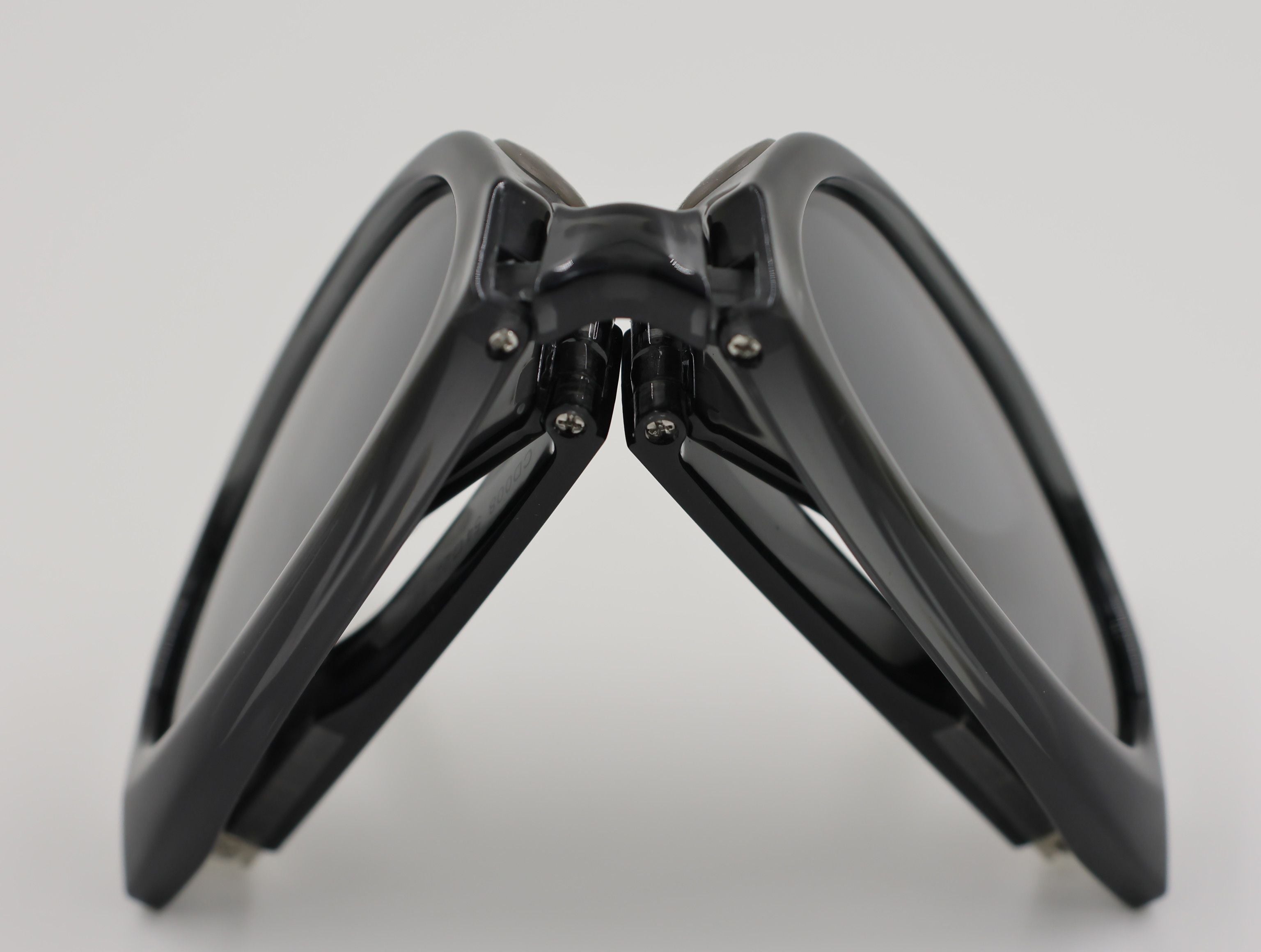 The Aura очки солнцезащитные SBCD008HUI