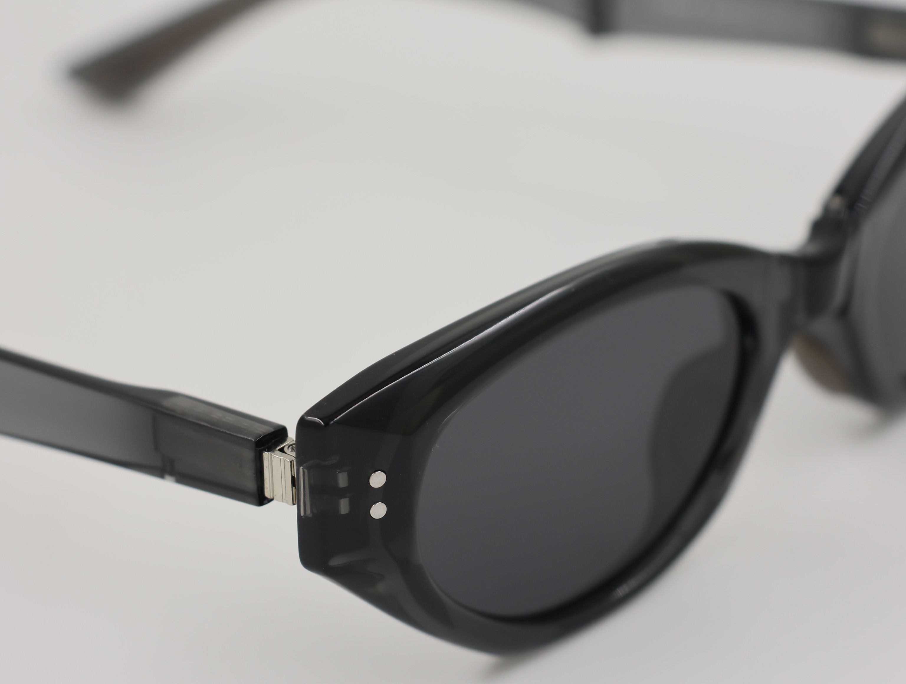 The Aura очки солнцезащитные SBCD008HUI