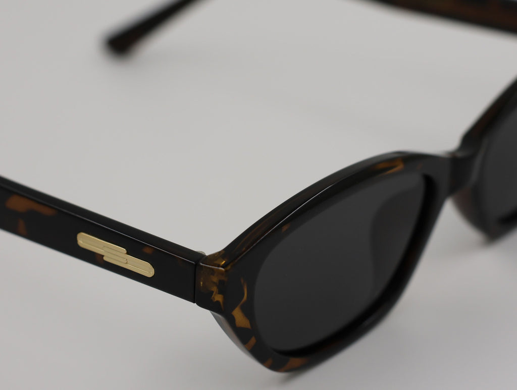 The Aura очки солнцезащитные WY704C26