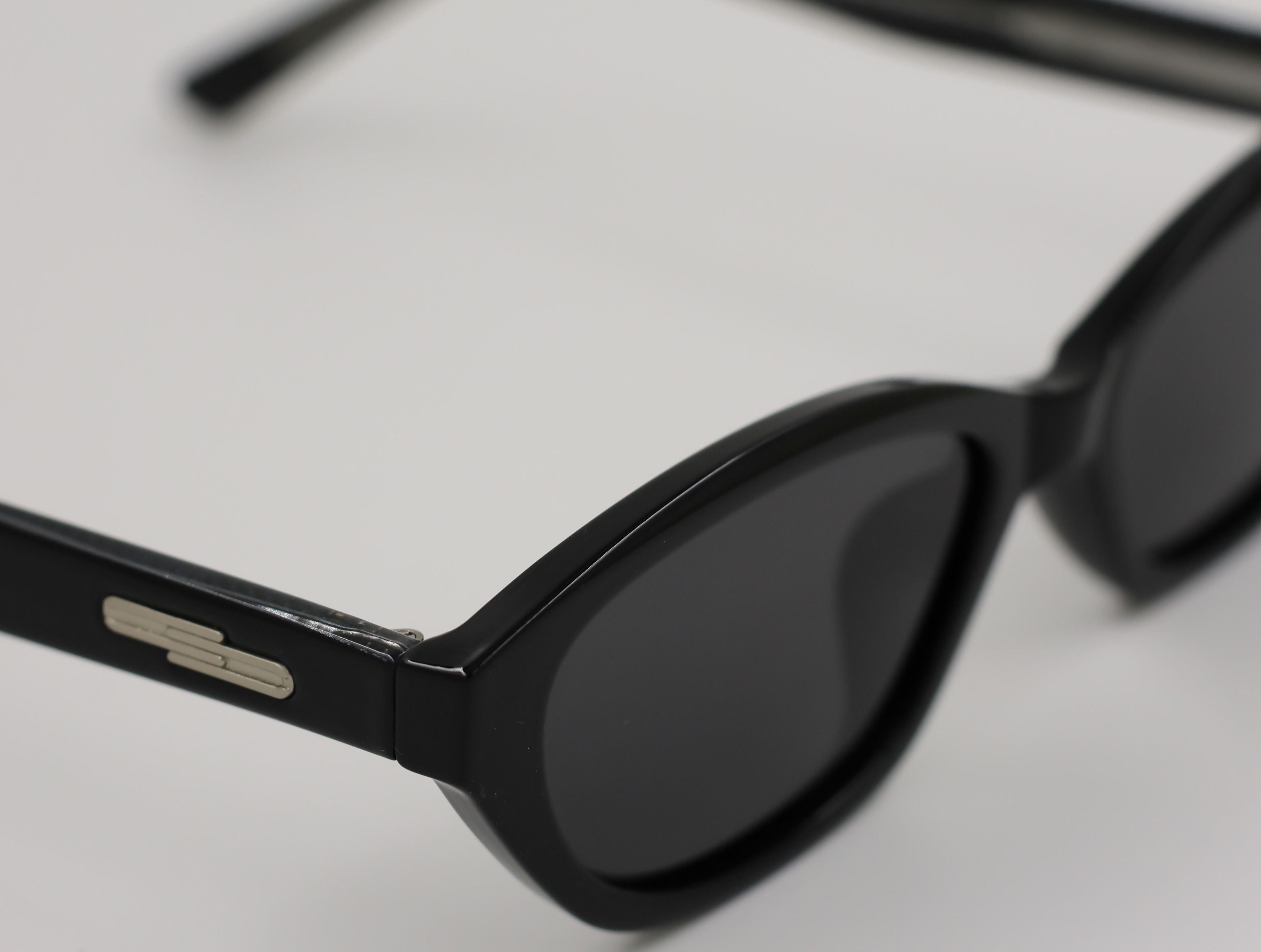 The Aura очки солнцезащитные WY704C1