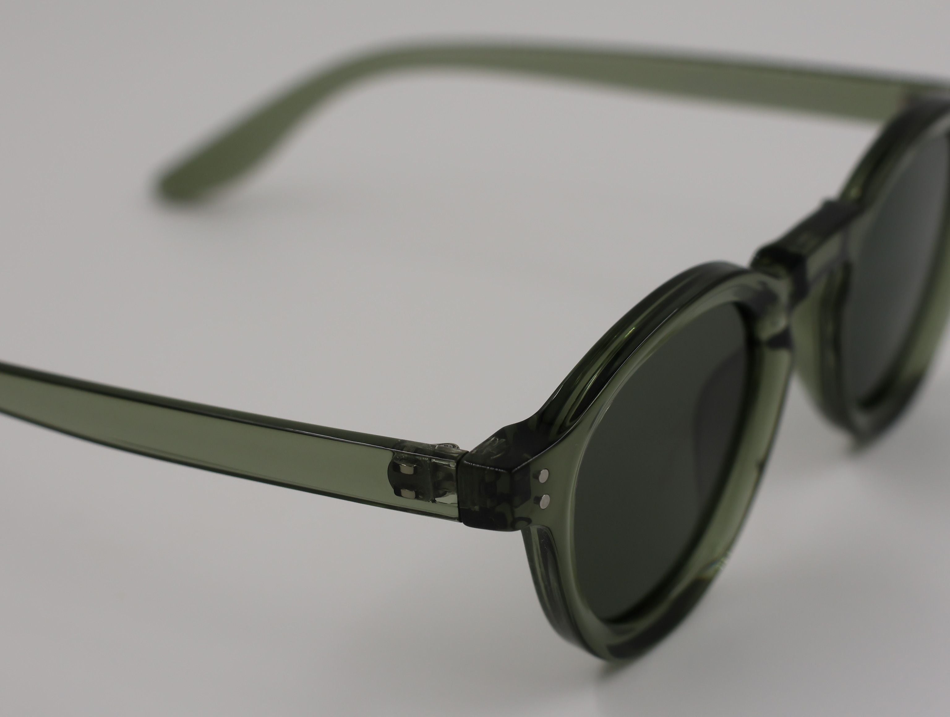 The Aura очки солнцезащитные WY72379C18