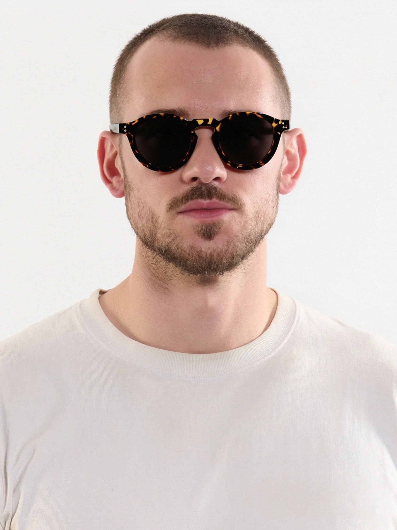 The Aura очки солнцезащитные WY72379C14