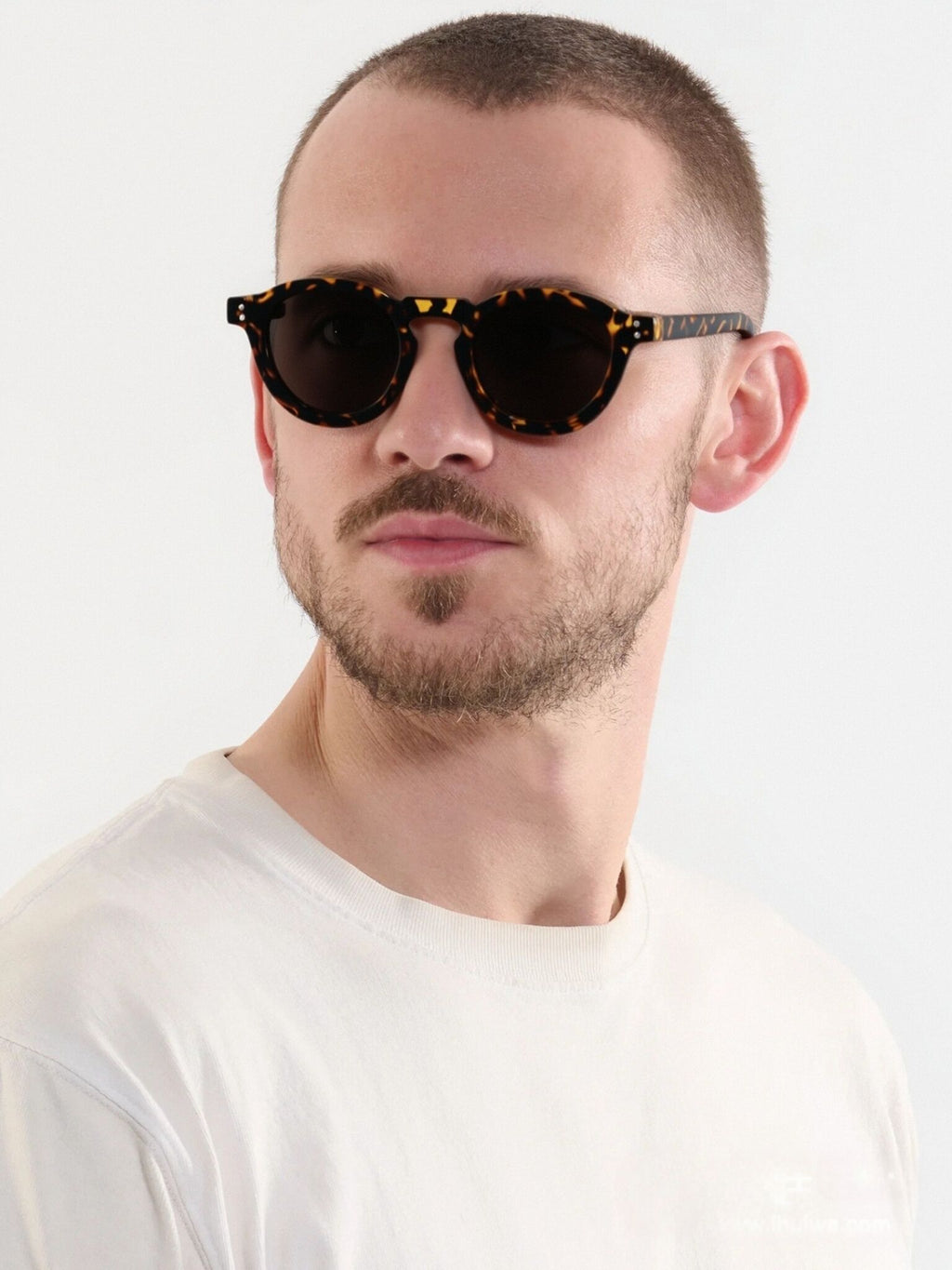 The Aura очки солнцезащитные WY72379C14