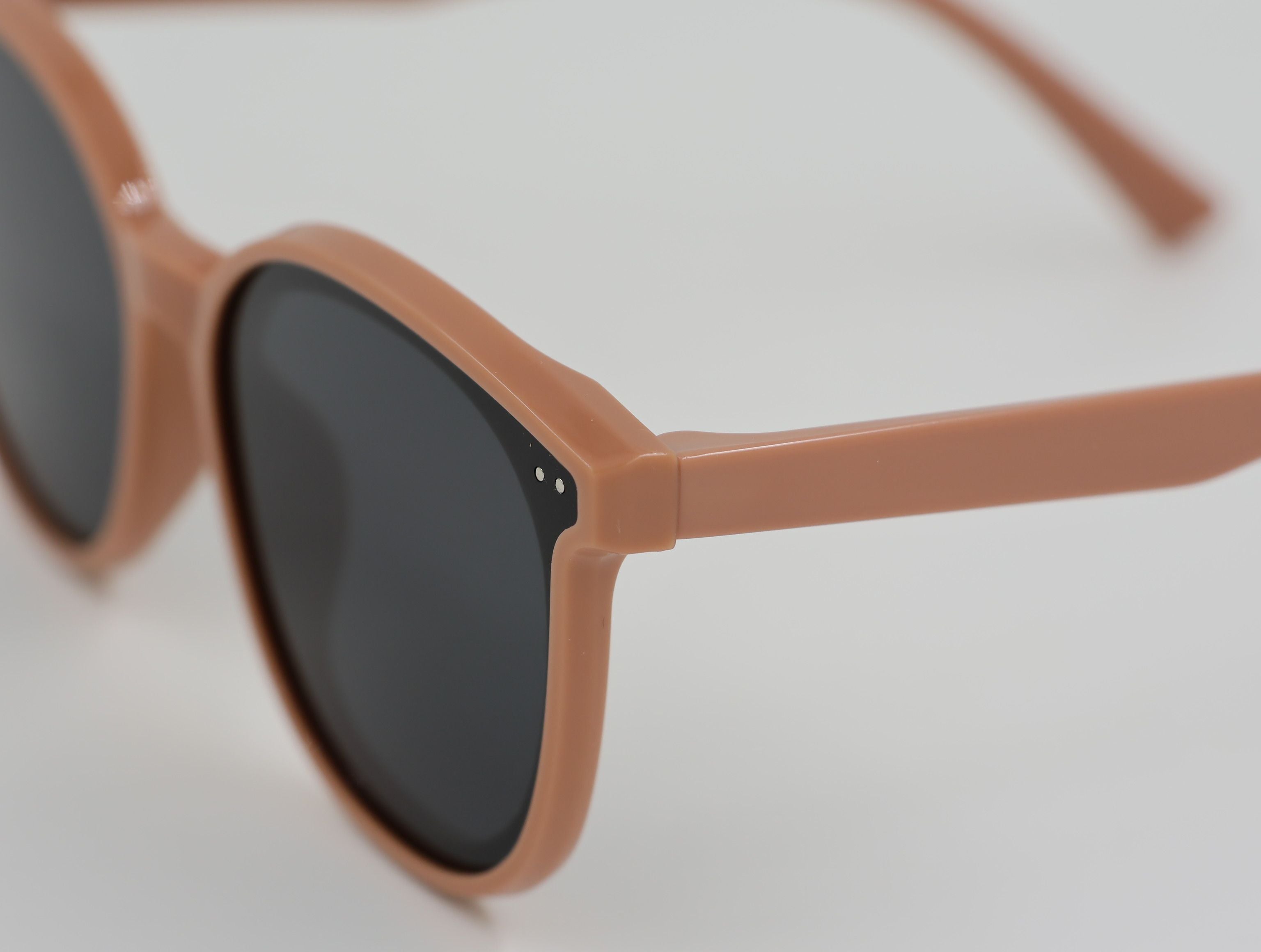 The Aura очки солнцезащитные JY7045-FEN