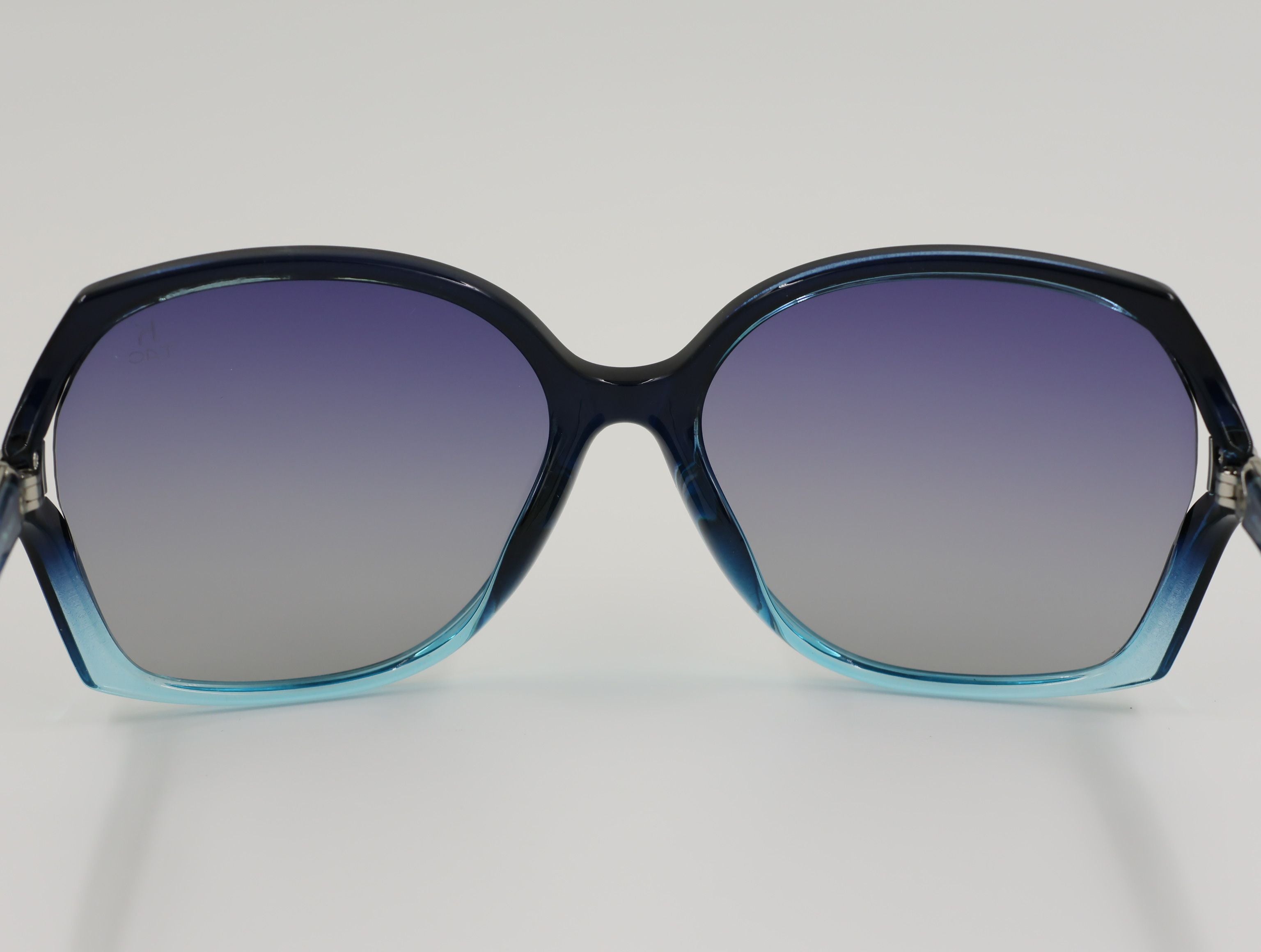 The Aura очки солнцезащитные H8637TR39