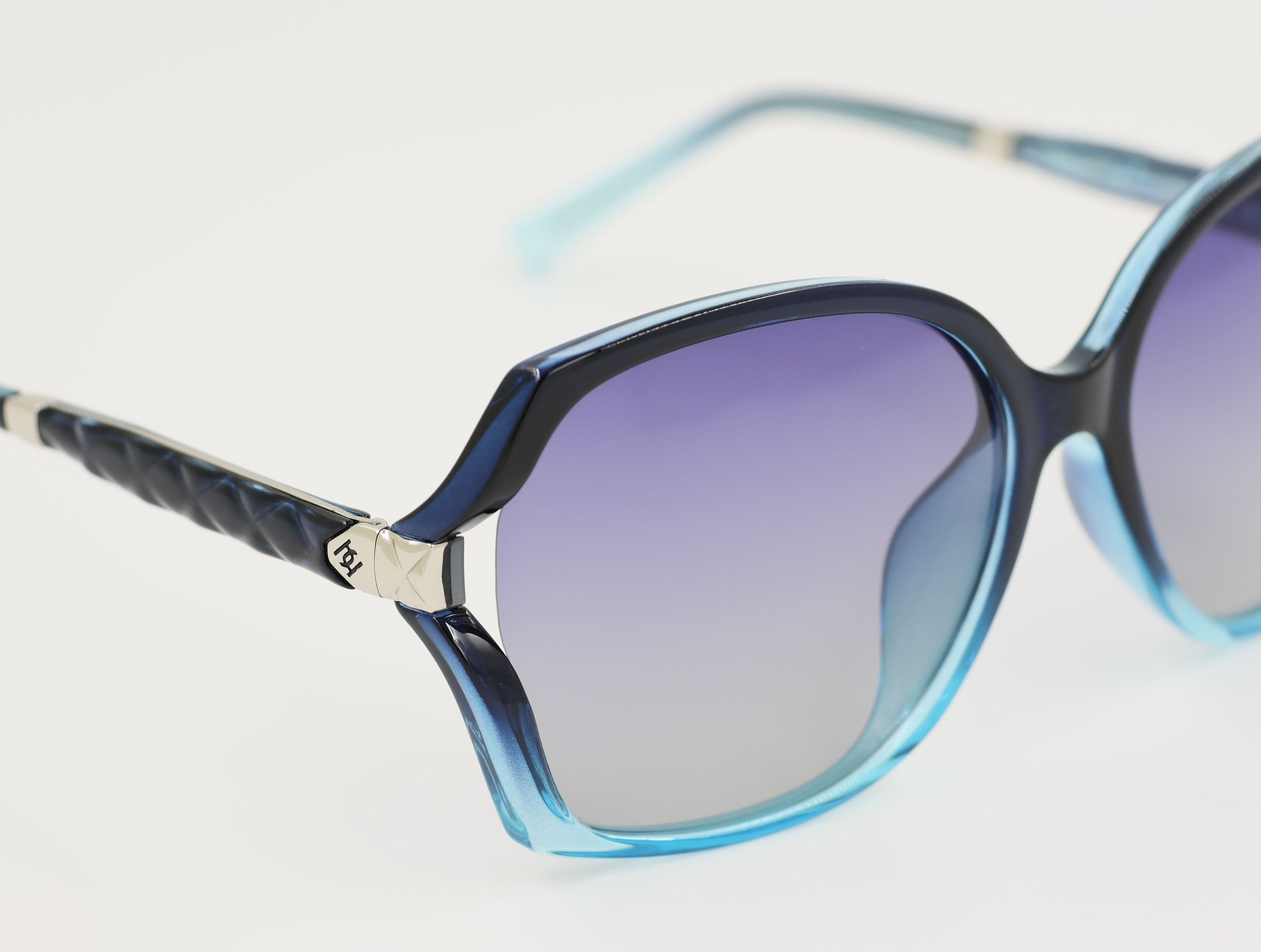 The Aura очки солнцезащитные H8637TR39