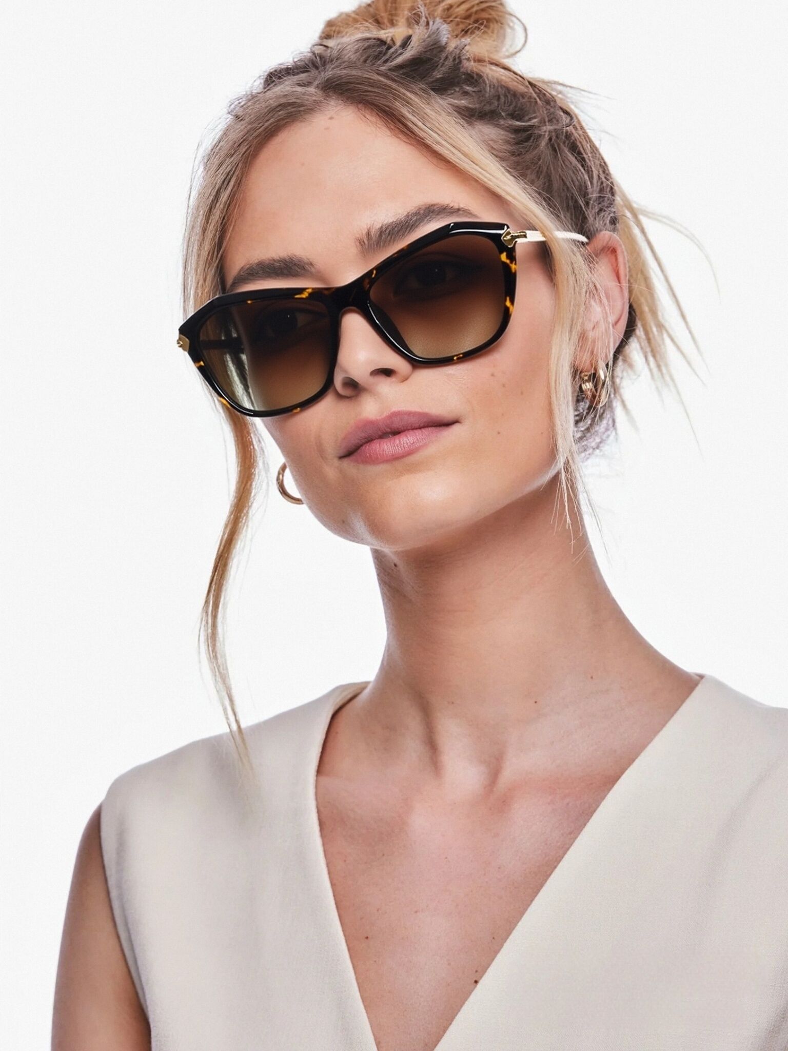 The Aura очки солнцезащитные H8565P27