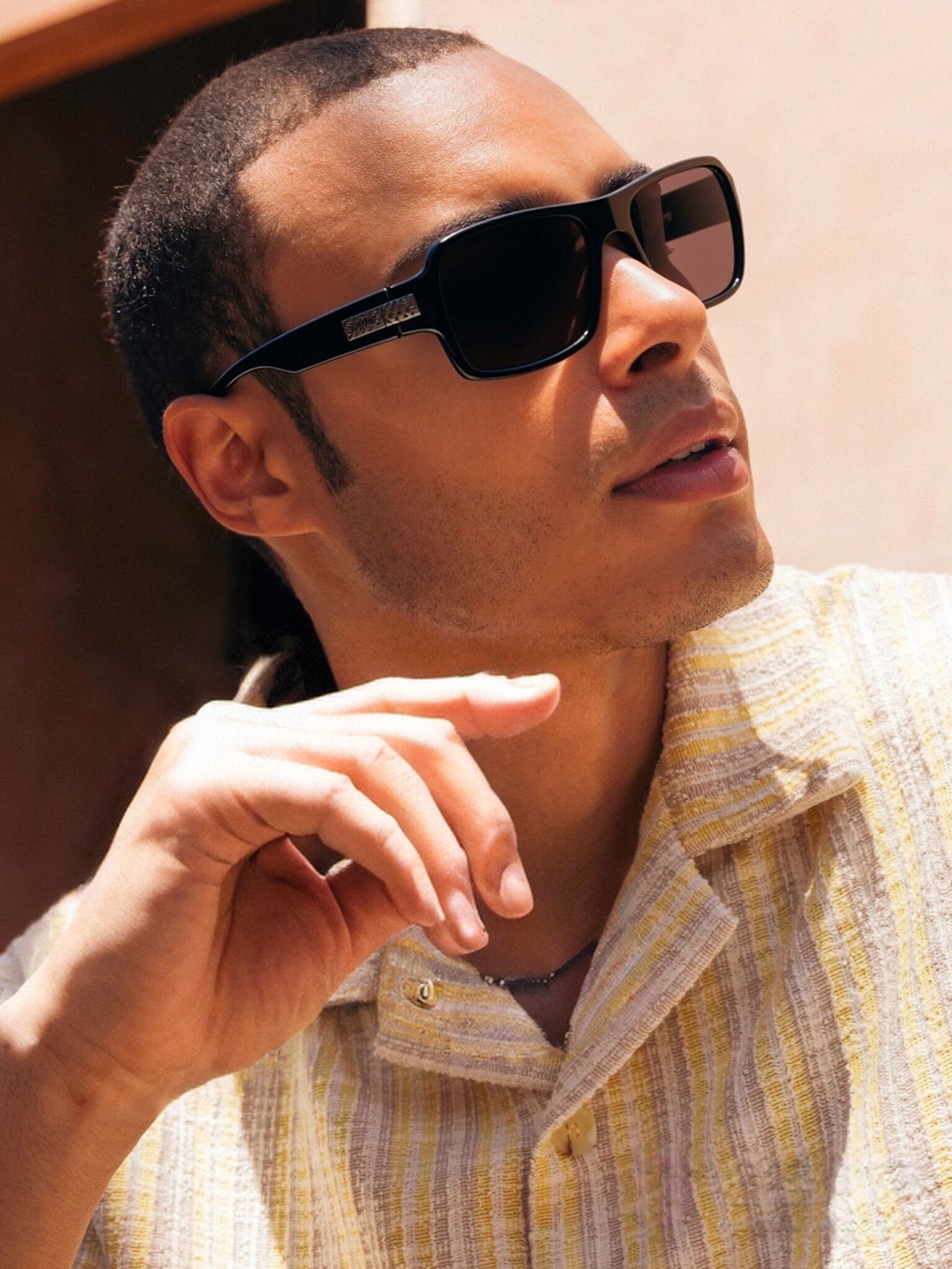 The Aura очки солнцезащитные HN1105-L01P3