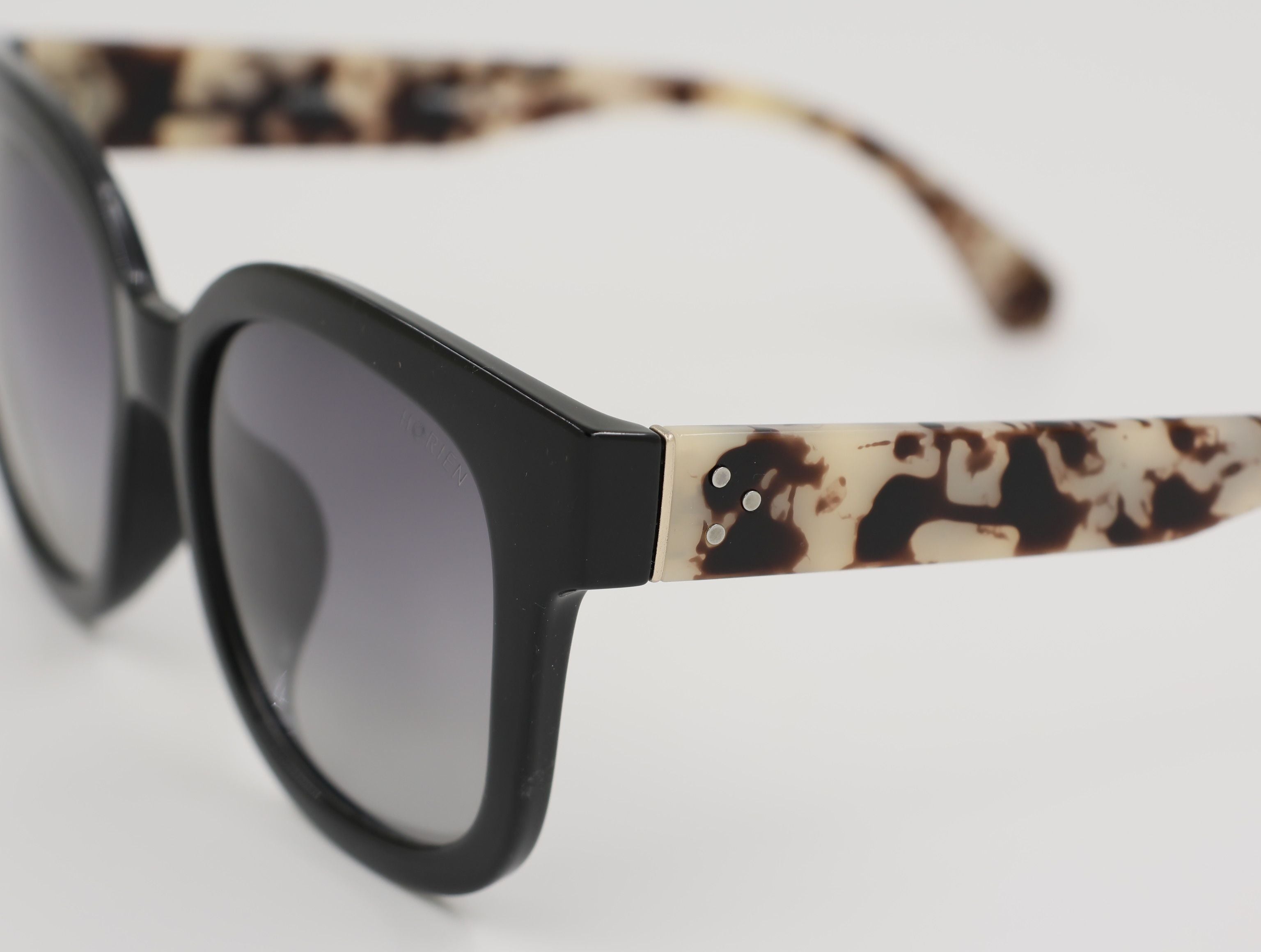 The Aura очки солнцезащитные N6216P06