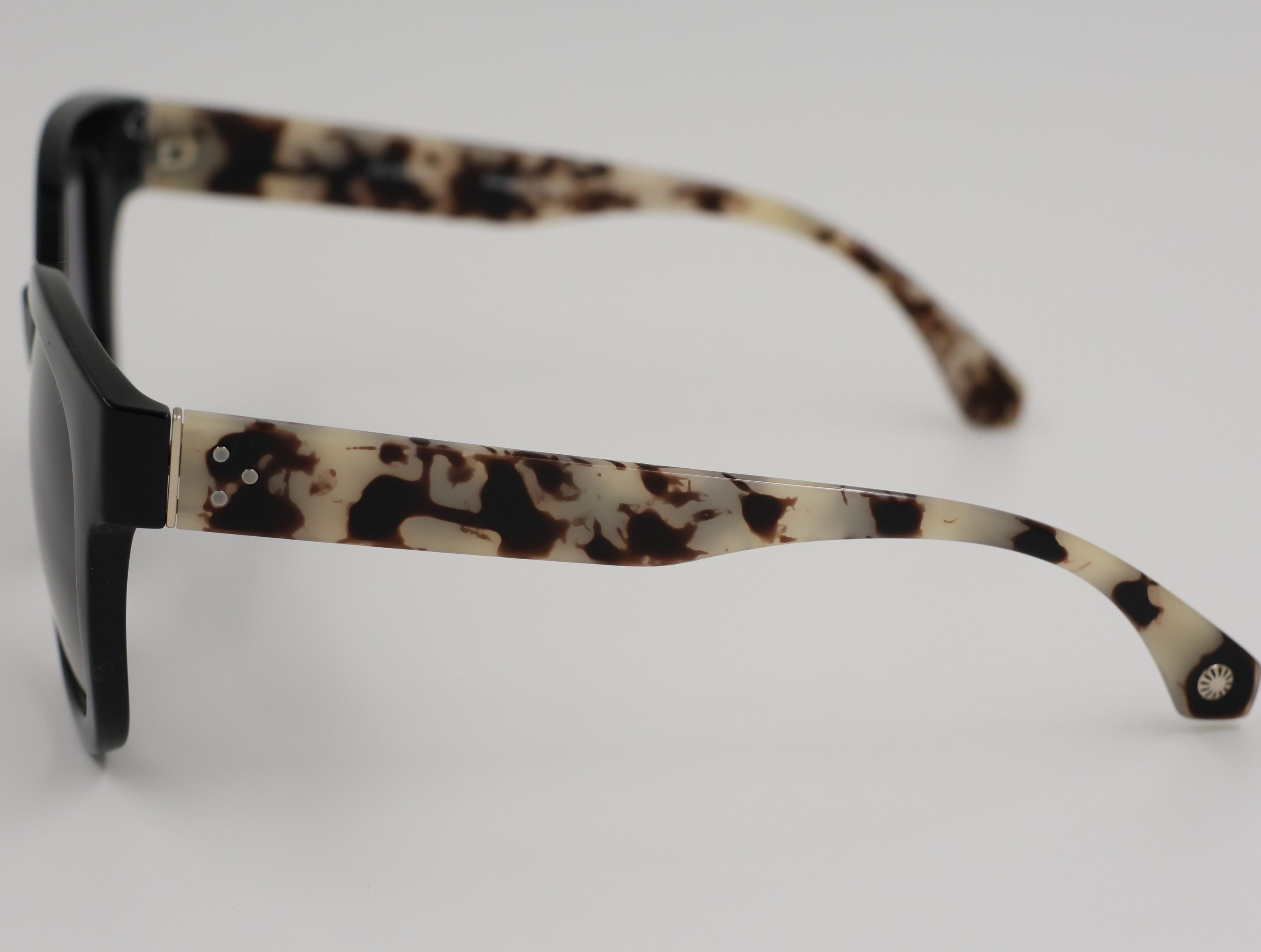 The Aura очки солнцезащитные N6216P06